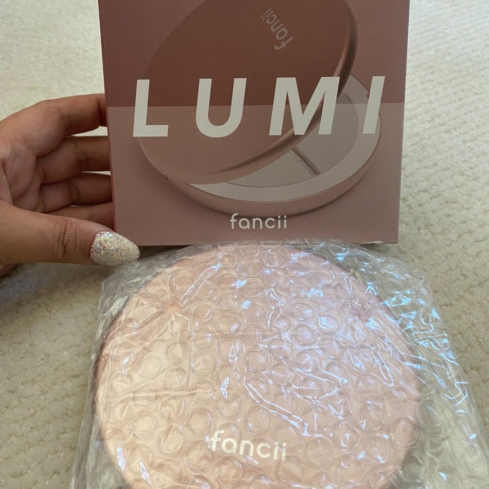 **Brand New, Fancii Lumi Rose Gold LED Lighted Compact